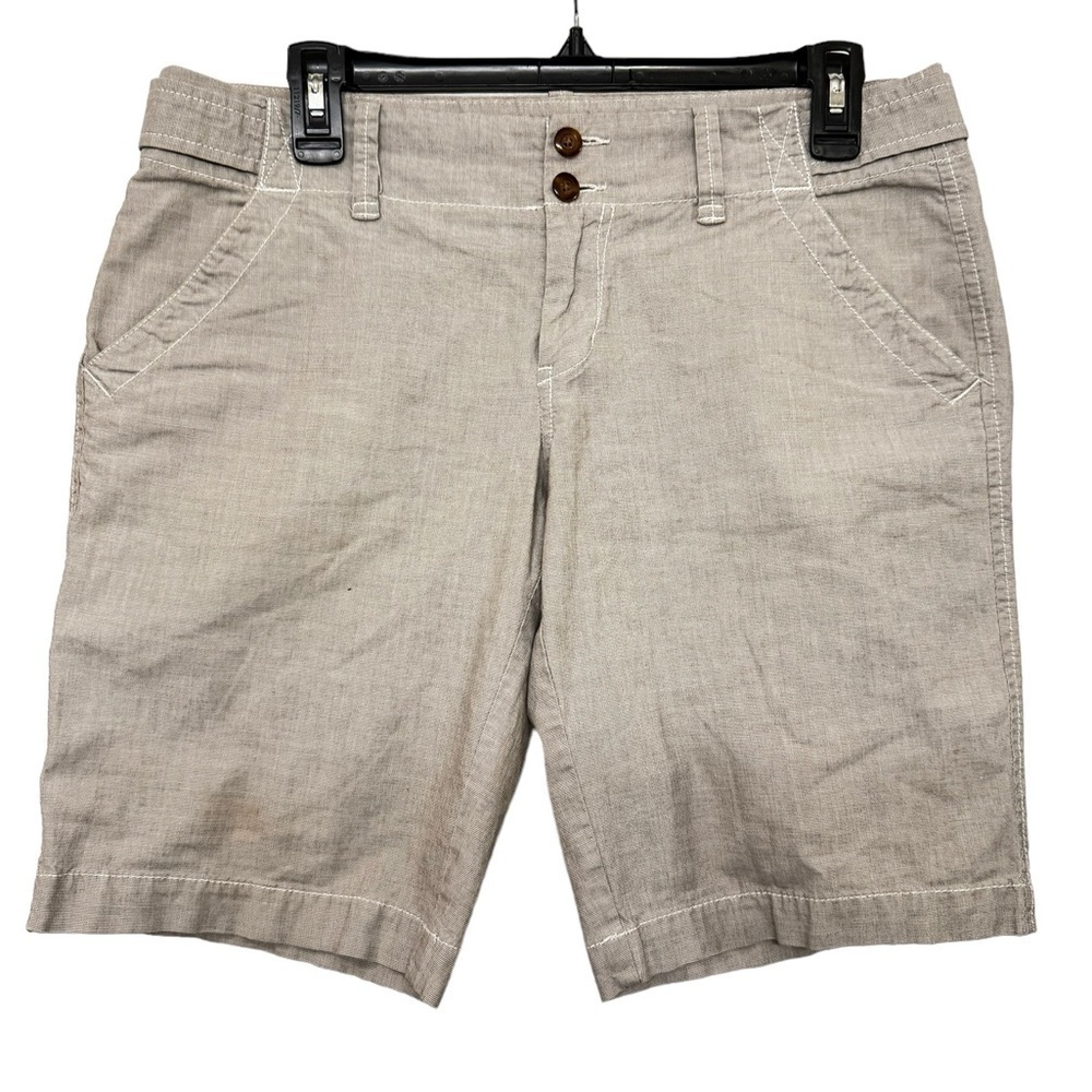 Old Navy Lightweight Bermuda Shorts 8
